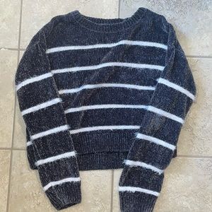 black striped sweater crop